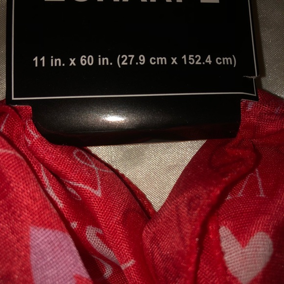 Set of valentine’s scarves - Picture 3 of 3